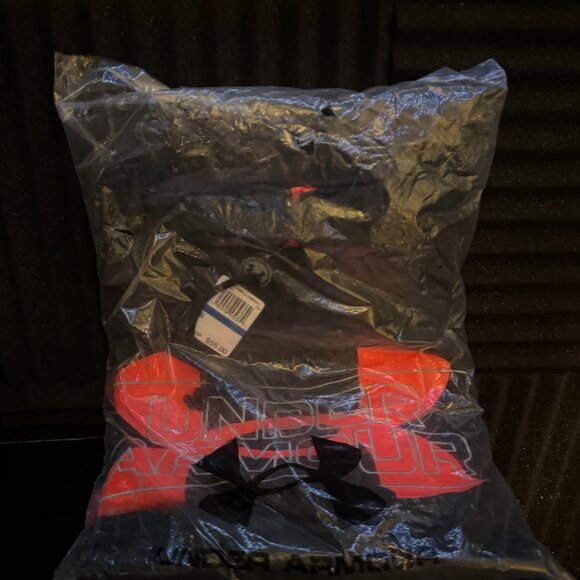 NWT Under Armour Hoodie - Picture 3 of 3